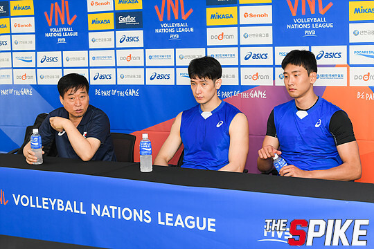 S1806014YW09.jpg