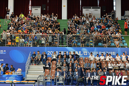 S180909YW87.jpg
