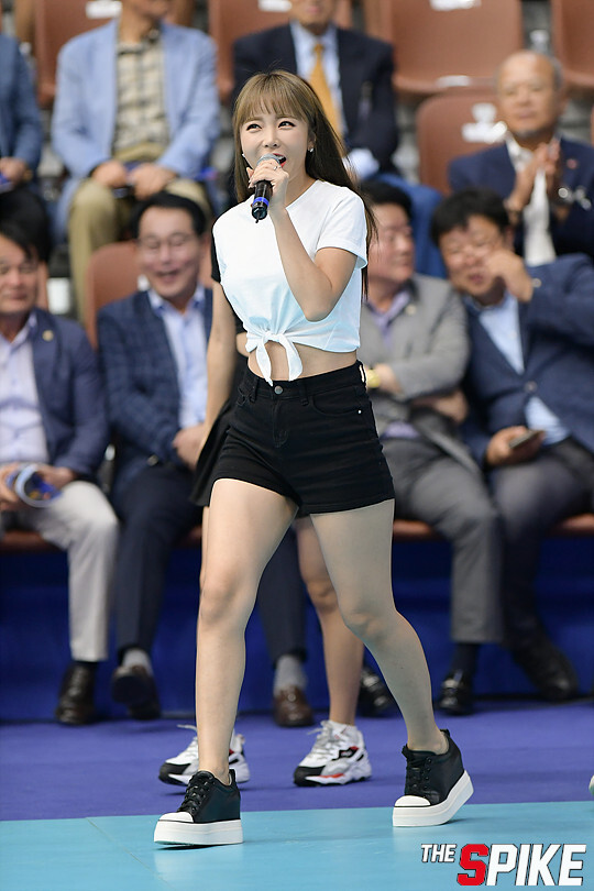 S180909YW09.jpg