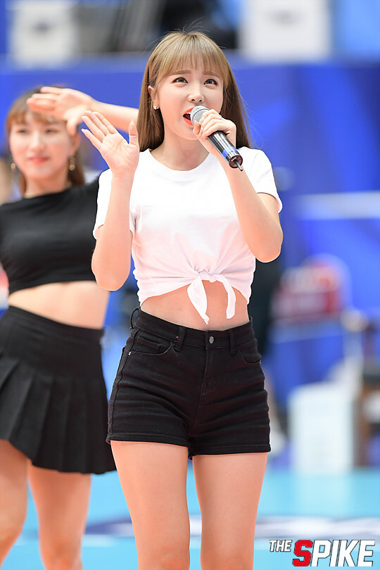 S180909YW18.jpg