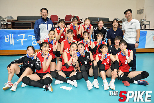S181017YW275.jpg