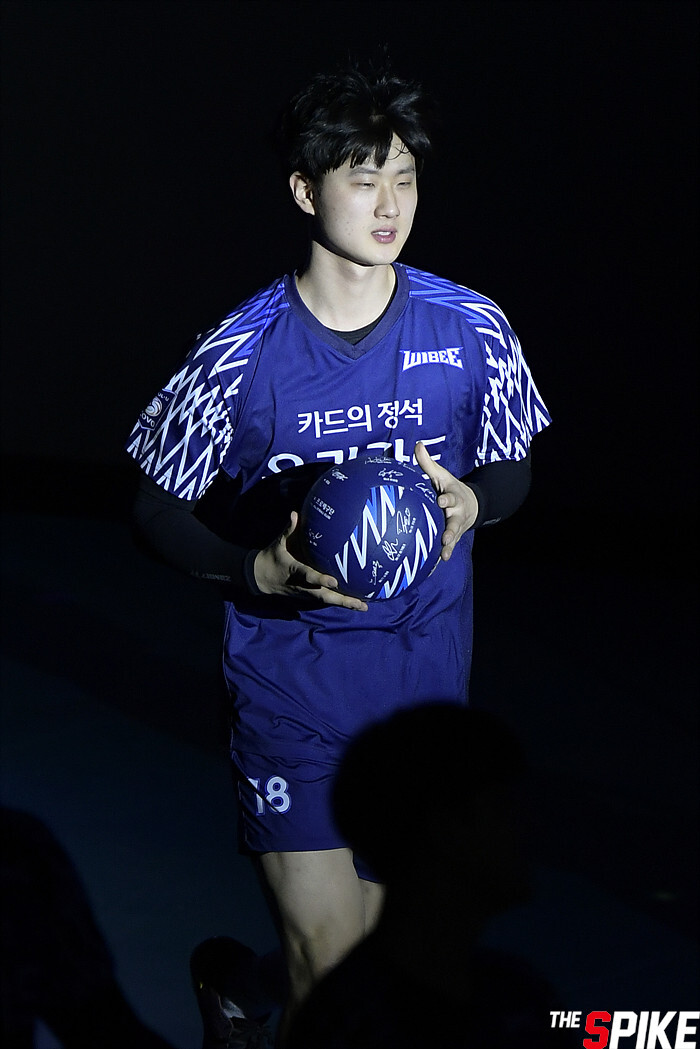 S190206YW0015.jpg