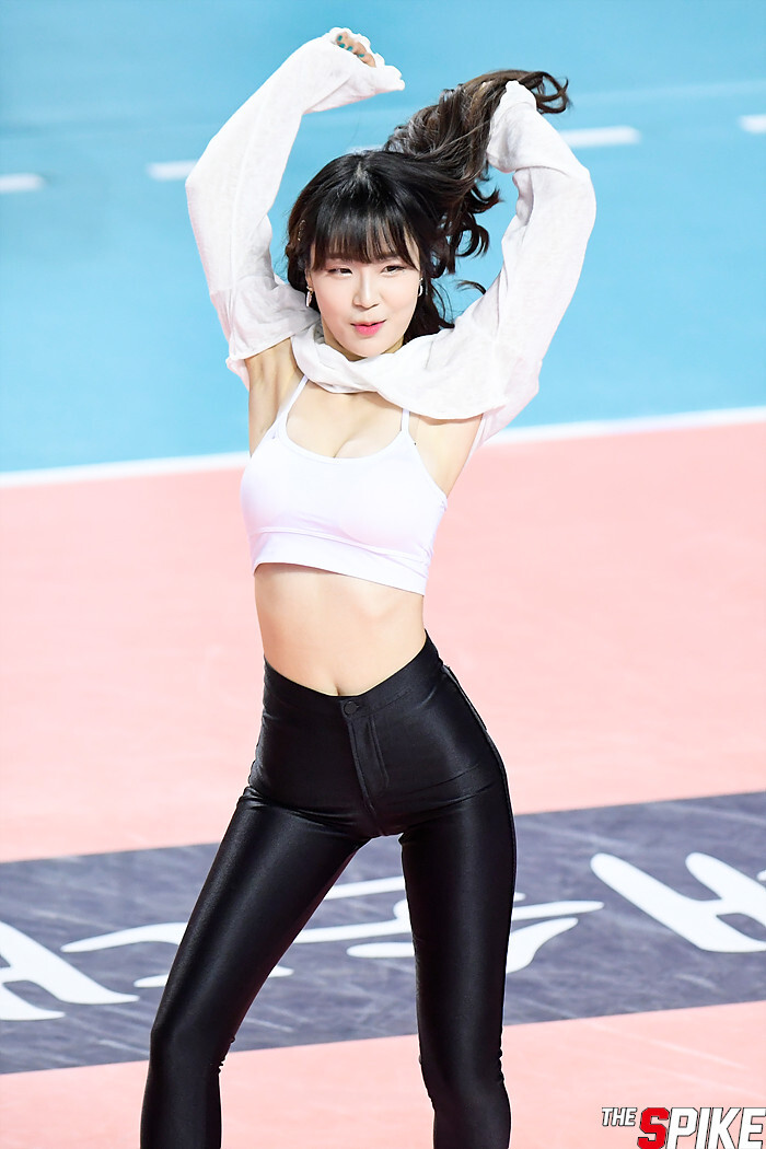 S190214YW0055.jpg
