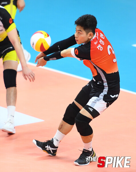 MBJ_8407_1.jpg