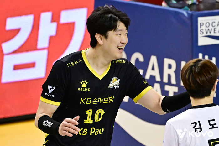 나경복·비예나 51점 합작 KB손해보...